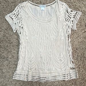 Top, NorthStyle, size large, slightly worn. Pet and smoke free home.